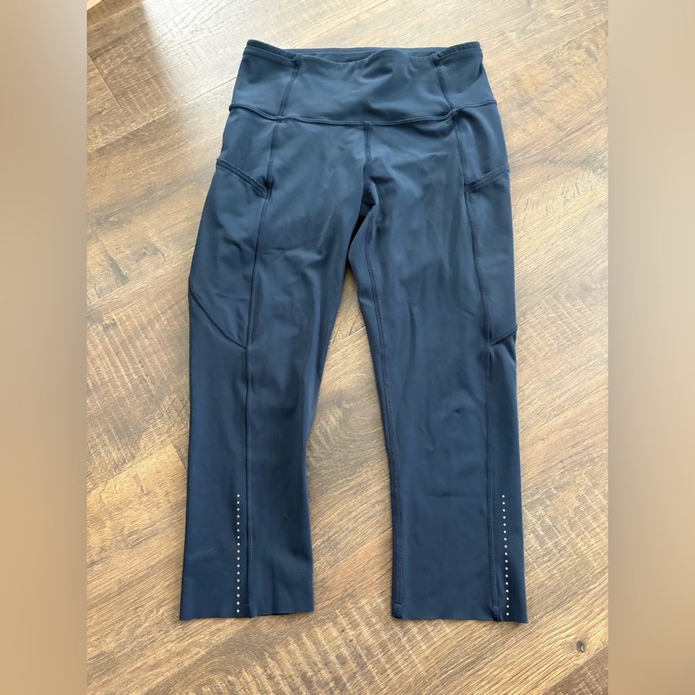 Lululemon Fast & Free Crop II *Nulux 19"
True Navy - Size 6
